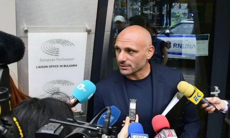Станислав Недков – Стъки внесе декларация в ЕК, че е репресиран от Бойко Рашков - Tribune.bg