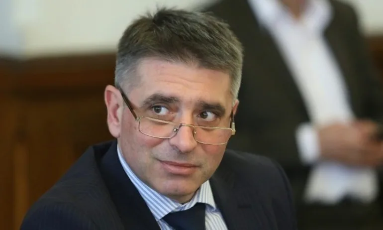 Данаил Кирилов се отказва и от депутатското си място - Tribune.bg