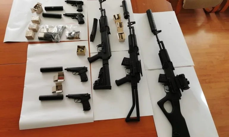 Обвиниха петима, сред които двама работници в завод Арсенал, за незаконно производство на оръжия - Tribune.bg