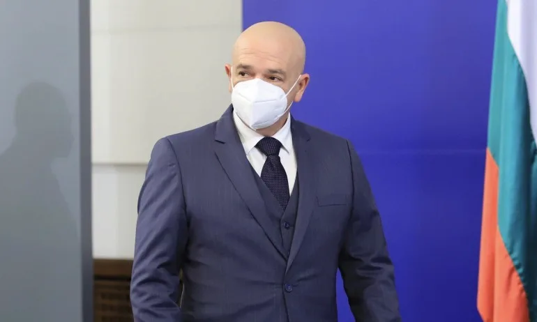 Ген. Мутафчийски: Най-голяма опасност да се заразите има на масови събирания и в ресторантите - Tribune.bg