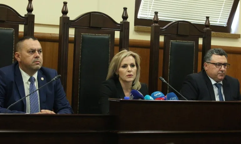 Задържаните началници от ГДБОП рекетирали престъпния контингент - Tribune.bg