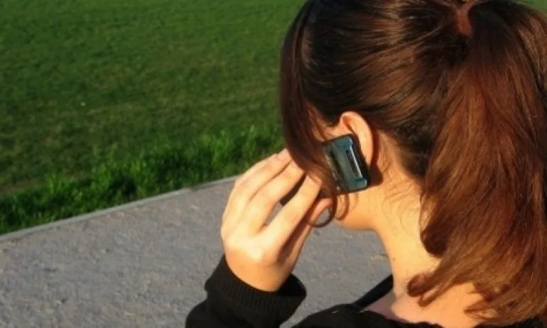 Денонощна телефонна линия за българите в чужбина - Tribune.bg