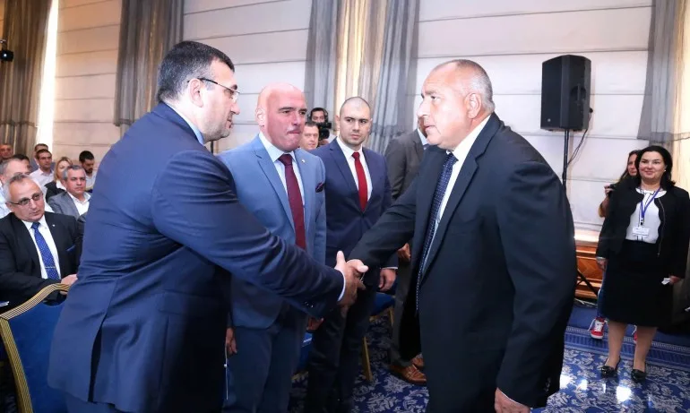 Правителството ще опита да увеличи парите за нощен труд на полицаите - Tribune.bg