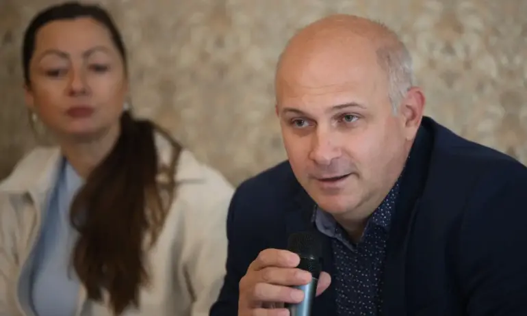 Директорът на Народния театър след протестите: Срамно е през 2024 г. някой да иска цензура (НА ЖИВО) - Tribune.bg