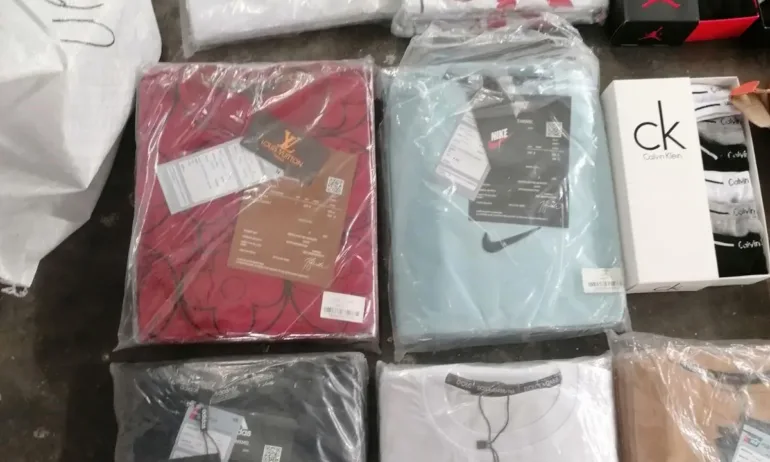 Митничари иззеха десетки хиляди маркови стоки - Tribune.bg