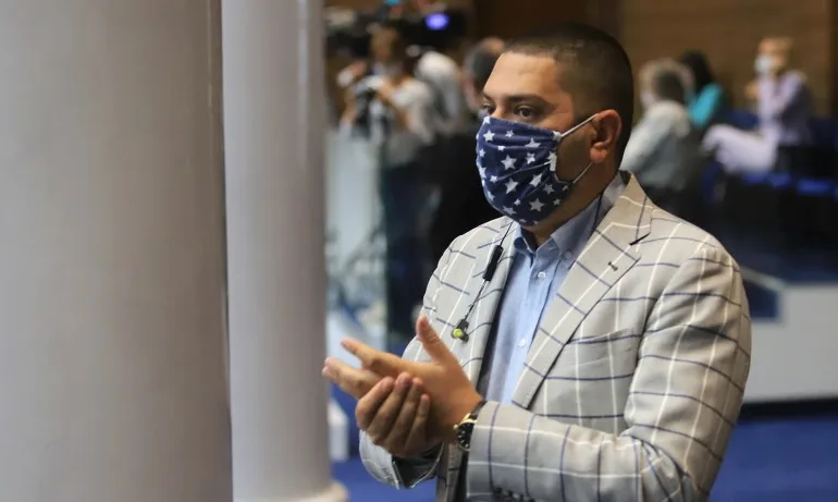 Гаджев към министъра на финансите: Кой е предложил Спецов, след като той от 2015 г. живее в Дубай? - Tribune.bg