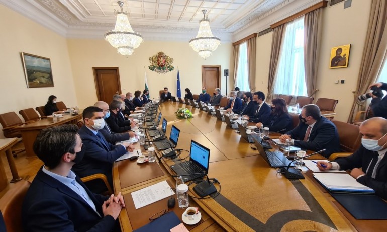 Сменени са 9 областни управители, с тях кабинетът Петков ще прокарва политиките си - Tribune.bg