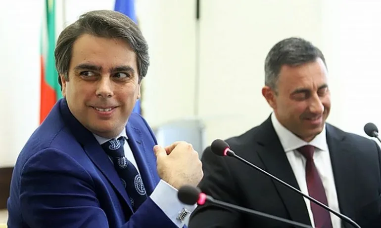 Кралев за офшорката на Василев: Братството на почтените всъщност са шайка измамници, обединени от юмрука на Румен Радев! - Tribune.bg