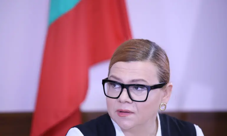 Соня Момчилова: Медиите спряха да образоват и започнаха да зомбират - Tribune.bg