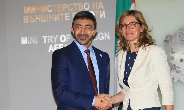 Захариева: Осъждаме нападението над двата кораба в Оманския залив - Tribune.bg