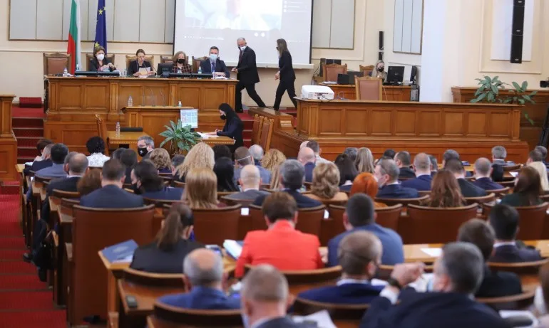 Депутатите възстановиха блиц-контрола на премиера и заместниците му - Tribune.bg