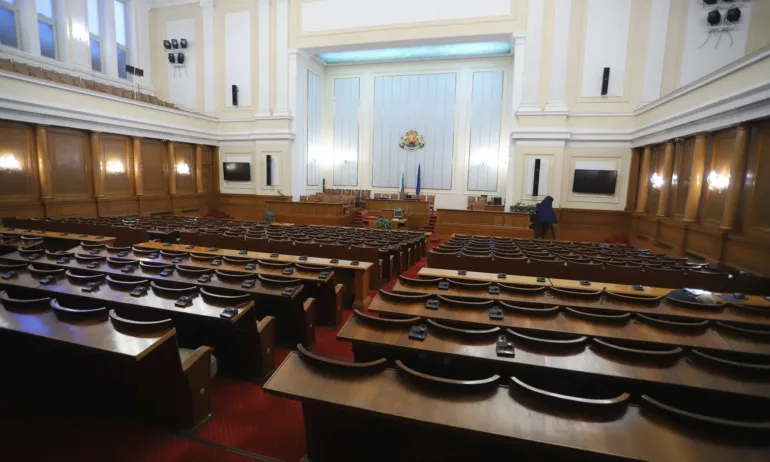 Депутатите обсъждат създаването на комисия, която да се произнесе за исканите имунитети - Tribune.bg