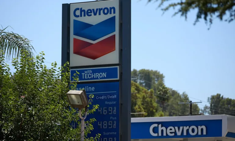 Chevron обмисля да придобие част от международните активи Лукойл - Tribune.bg