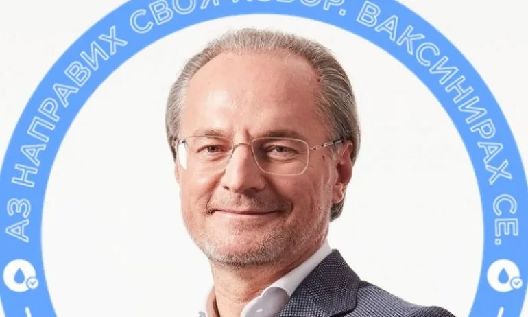 Лозан Панов: Ваксинирах се - Tribune.bg