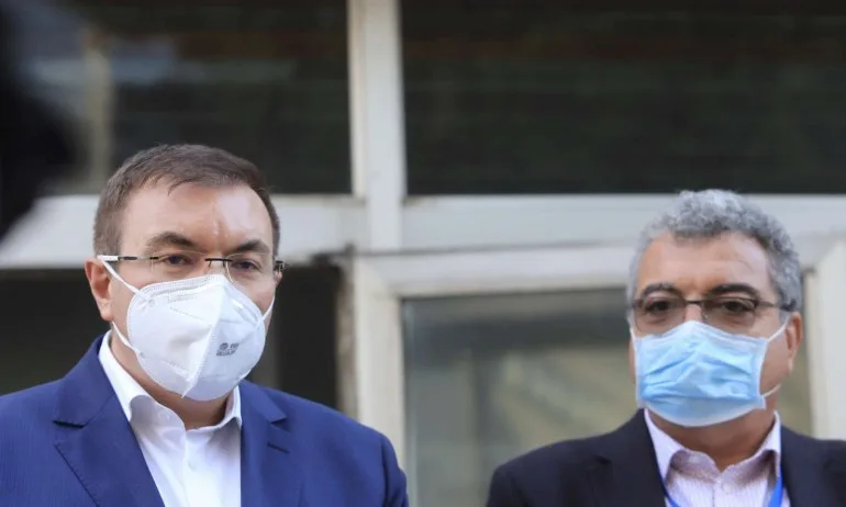 Шефът на столичното РЗИ подал оставка, заради свалената карантина на Борисов и Радев? - Tribune.bg