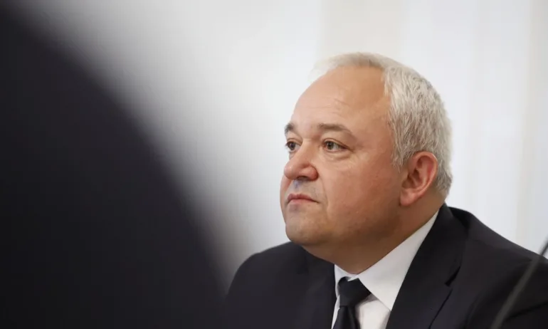Пеевски нарече Демерджиев лъжец заради полетите - Tribune.bg