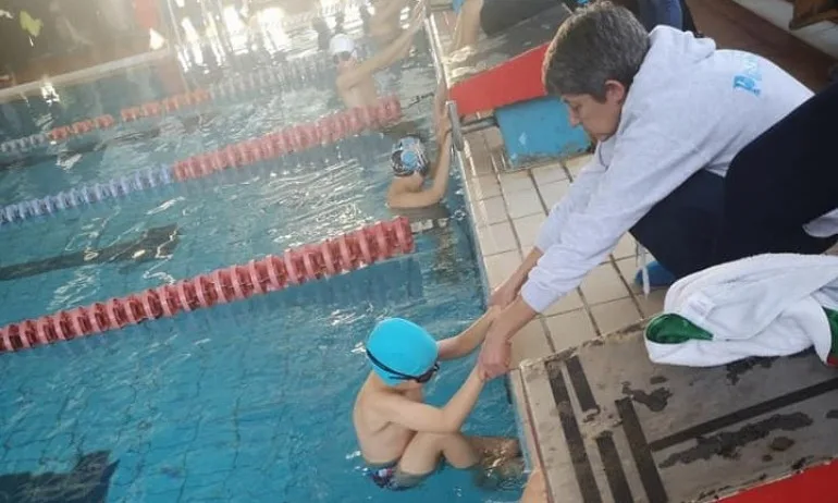 Деца с увреждания в зимно водолазно приключение - Tribune.bg