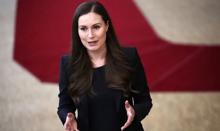 Финландският премиер Сана Марин скандализира сънародниците си с прокативни снимки в модно списание - Tribune.bg