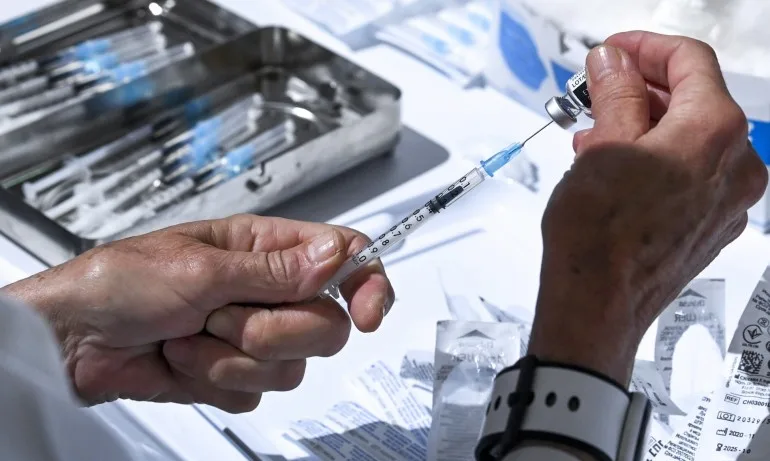 Ваксината на Pfizer/ BioNTech ще е достъпна за 12-15 годишни деца в ЕС от юни - Tribune.bg