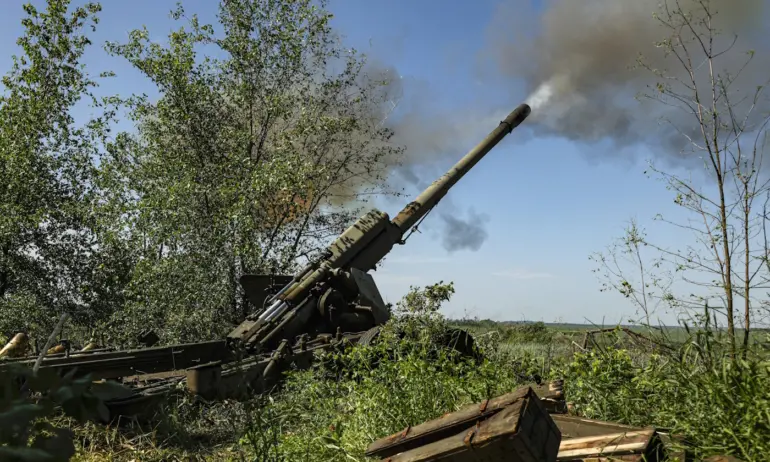 Украйна се изтегли от Авдеевка - ключов източен град, обсаден