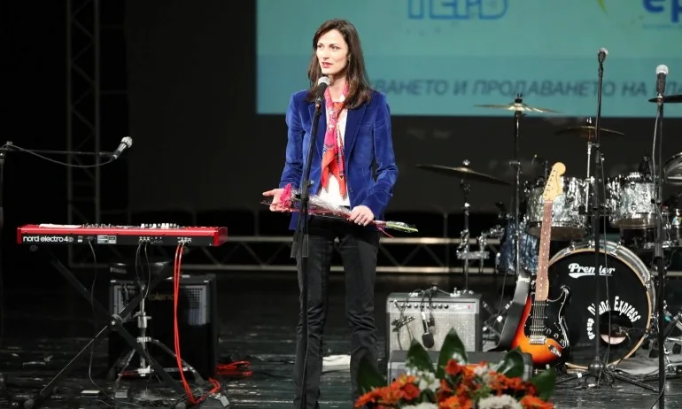 Мария Неделчева-Габриел: Предстоят ключови месеци в ЕС - Tribune.bg