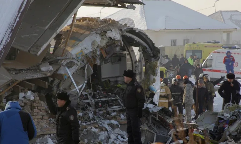 След жестоката авиокатастрофа: Ден на траур в Казахстан - Tribune.bg