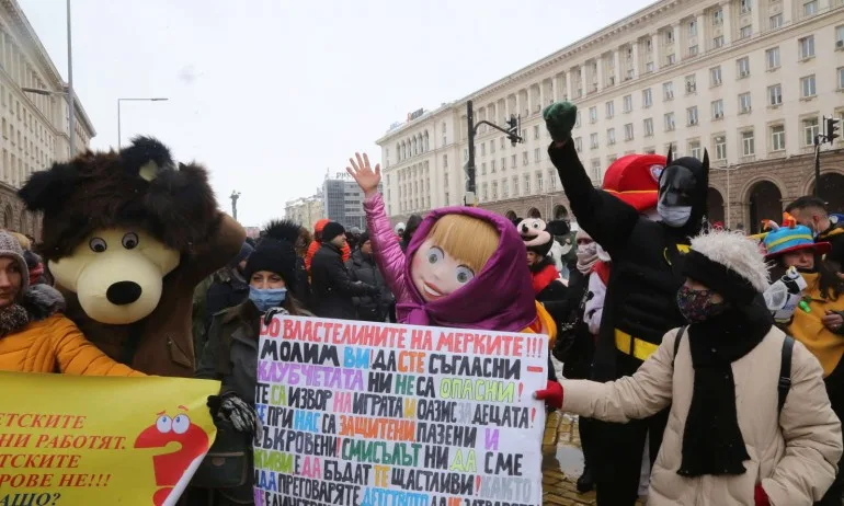 Лицата на протеста: Кой се тагна пред Министерски съвет (СНИМКИ) - Tribune.bg