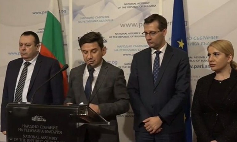 ДПС предложи на властта: Ако мислят, че някой е техен човек, да го уволняват (ВИДЕО) - Tribune.bg