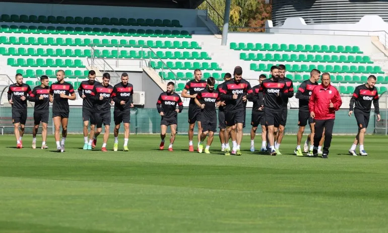 Петима национали висят с картони - Tribune.bg