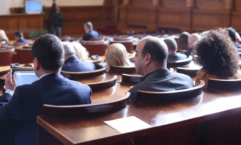 На първо четене: Адвокатите няма да докладват на ДАНС за свои клиенти - Tribune.bg