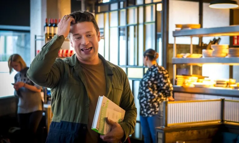 След фалита на Джейми Оливър – българска верига трупа позиции на Острова - Tribune.bg