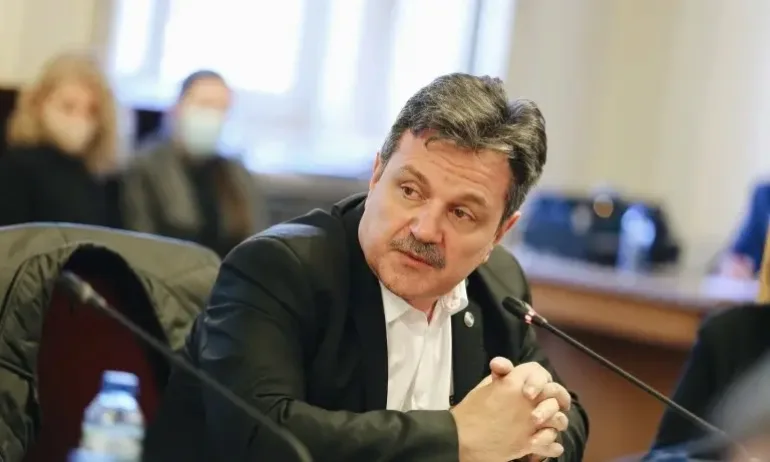 Д-р Симидчиев: Има елемент на генетична склонност към по-тежко боледуване от COVID-19 - Tribune.bg