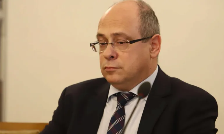 Лазар Лазаров замества Гълъб Донев като служебен премиер - Tribune.bg