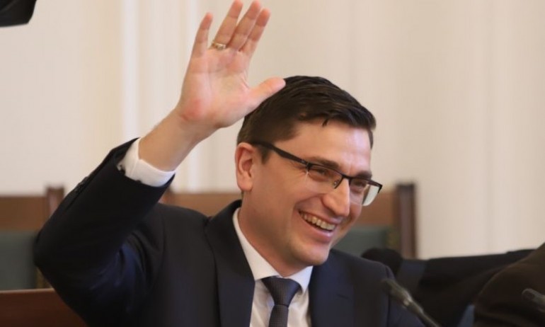 Венко Сабрутев: От ПП предлагаме намаляване на ДДС ставката на парното от 20% на 9% - Tribune.bg