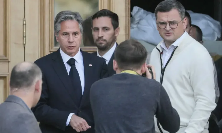 Блинкен в Украйна, ще обикаля Киев със Зеленски - Tribune.bg