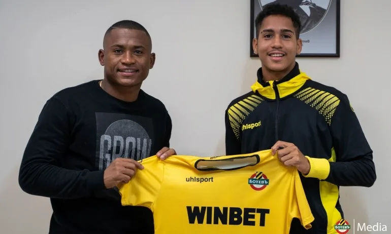 Ботев Пд подсили атаката си с две крила от чужбина - Tribune.bg