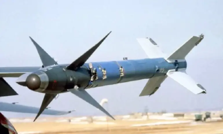 Канада дава 43 управляеми ракети въздух-въздух AIM-9 Sidewinder на Украйна - Tribune.bg