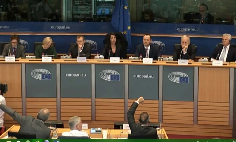 Транспортната комисия в ЕП скоростно приема 1600 поправки в пакета Мобилност - Tribune.bg