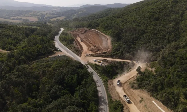 Петя Аврамова: Обидите и етикетите, които ни лепят, няма да изтрият свършеното от нас - Tribune.bg