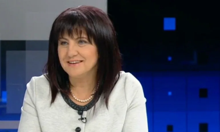 Караянчева: Изказванията на президента напомнят анекдот за азбуката - Tribune.bg