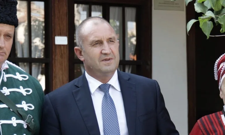 Румен Радев стартира консултации с партиите, всички в един ден - Tribune.bg