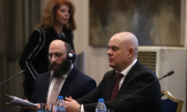 Защо Гешев организира форум срещу езика на омразата, а не политиците? - Tribune.bg