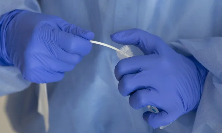 Новият щам на COVID-19: Десетки държави спряха полетите от и до Великобритания - Tribune.bg