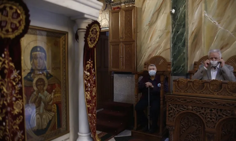 Гърците ще празнуват Великден тази вечер - Tribune.bg