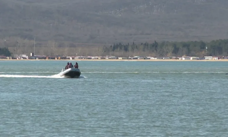 Трети ден издирват изчезналия риболовен кораб в Черно море - Tribune.bg