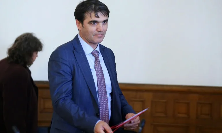 Държавата ще проверява за фиктивни български училища в Украйна - Tribune.bg