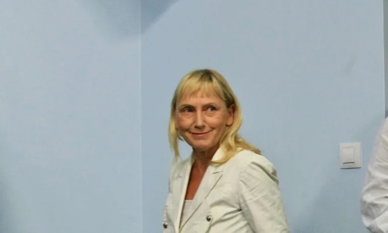 Елена Йончева стана член на Мониторинговата група за демокрация в ЕП - Tribune.bg