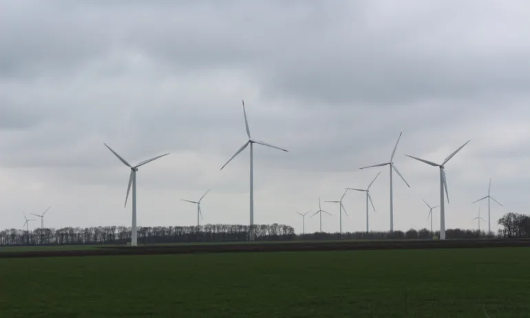Своге излиза на протест срещу строежа на ветропаркове и фотоволтаици - Tribune.bg