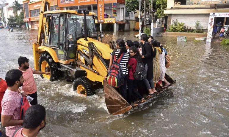 Проливните дъждове в Индия, има жертви - Tribune.bg