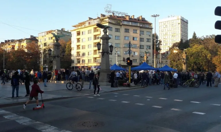 Петьо Блъсков: Грантаджийските боклуци отново тероризират София - Tribune.bg